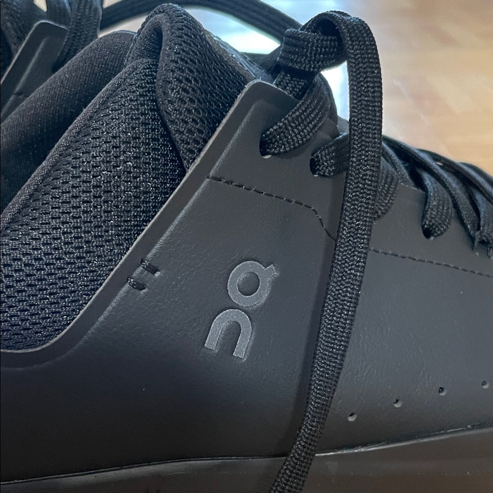 On Running the Roger Men's Black Sneakers - Picture 7 of 7